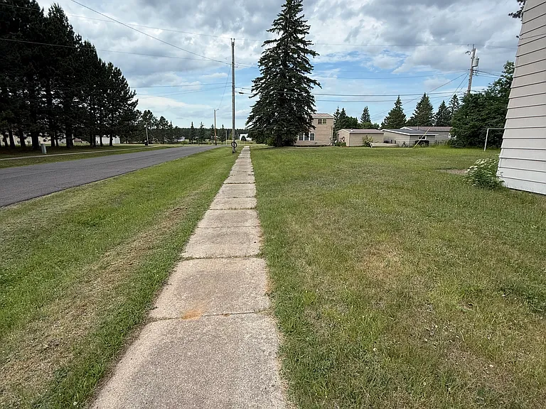 19 Astor Rd — Photo 11