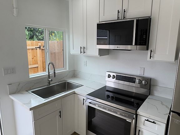 5th image of 13806 Louvre St