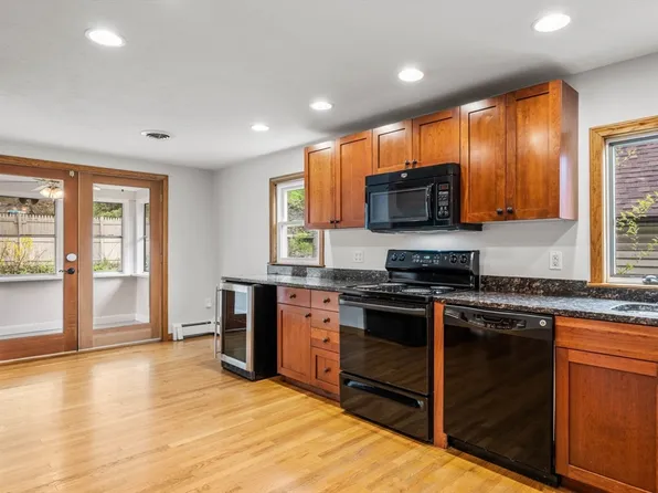 247 Lebanon St, Melrose, MA 02176