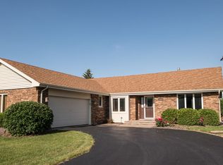 14825 Ridgewood Dr, Oak Forest, IL 60452