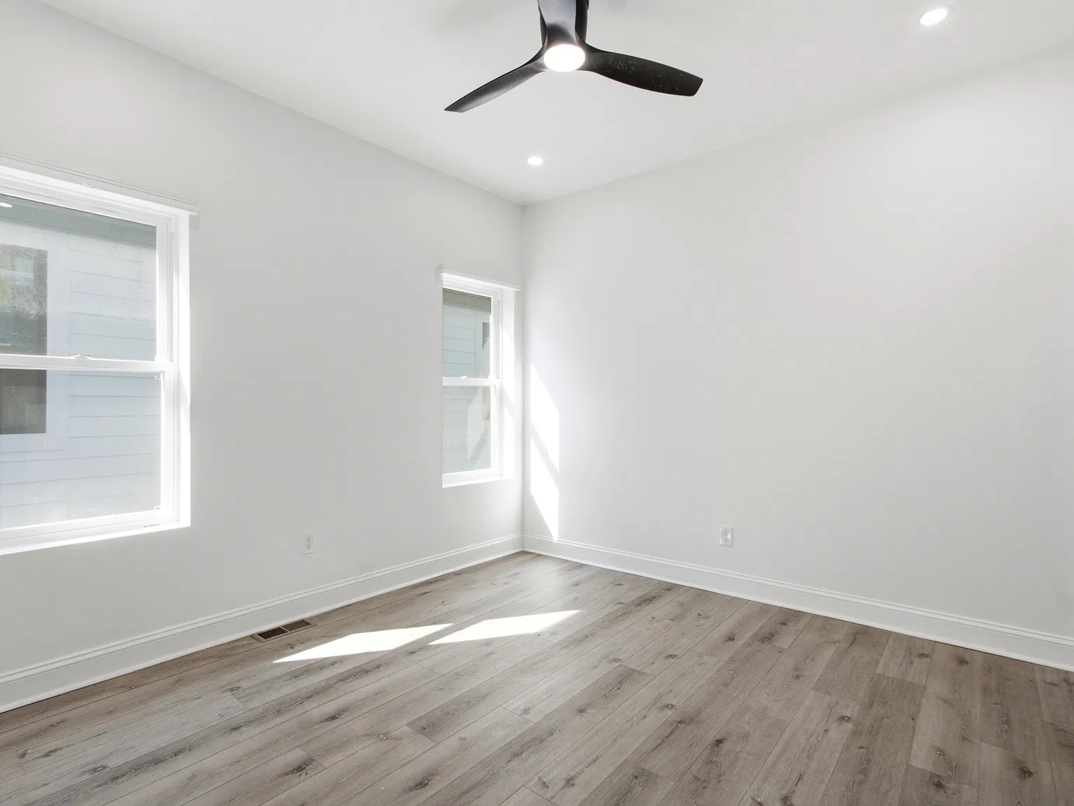 3 bed, 2.5 bath, 1200 sqft, $2,700 — Photo 4