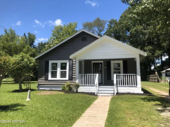 319 E 2nd St, Henderson, TN 38340