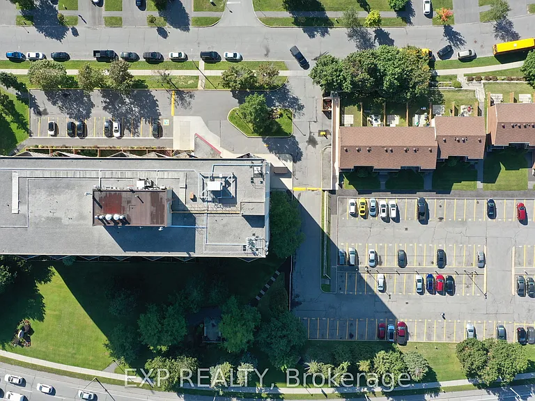981 Gulf Pl #1016 — Photo 4