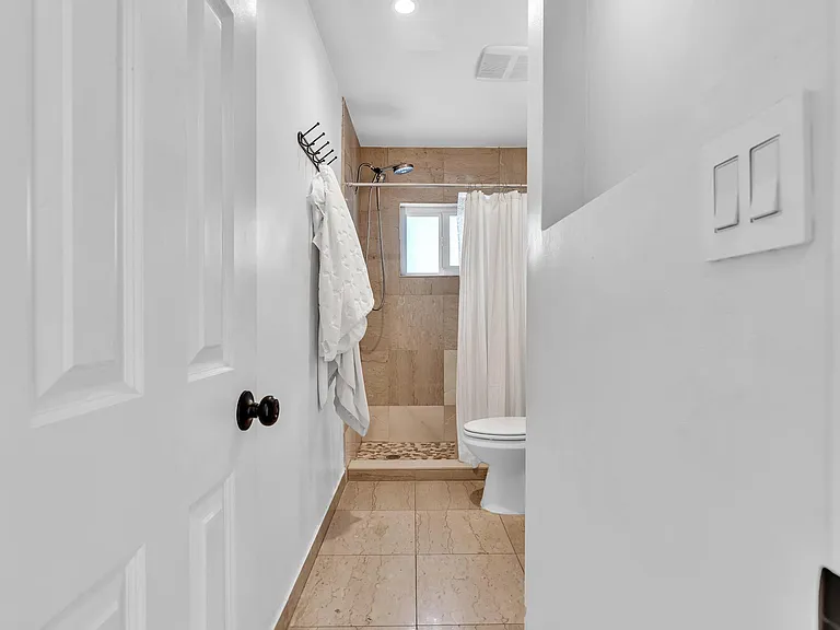 4441 NE 19th Ave — Photo 21