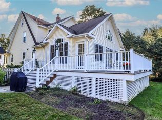 38 Reynolds Dr, Fairfield, CT 06824