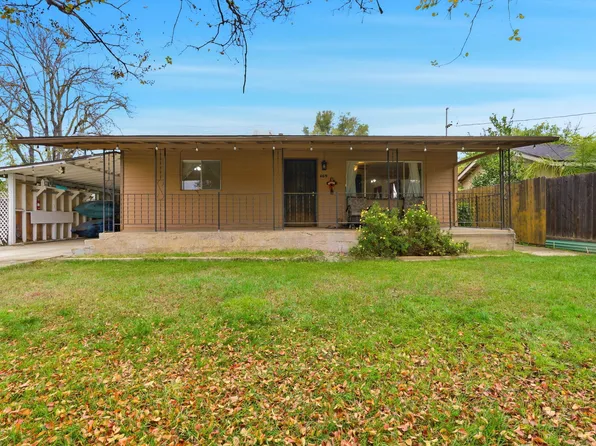 469 Pomegranate Street, Woodlake, CA 93286