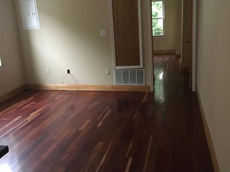 2nd image of 4236 Chestnut St APT 3R