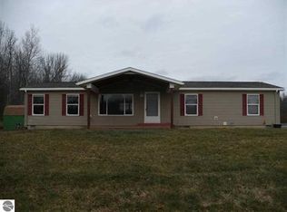 10521 E Coleman Rd, Coleman, MI 48618