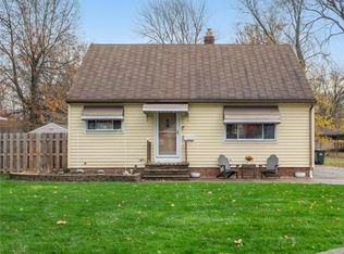 4439 Selhurst Rd, North Olmsted, OH