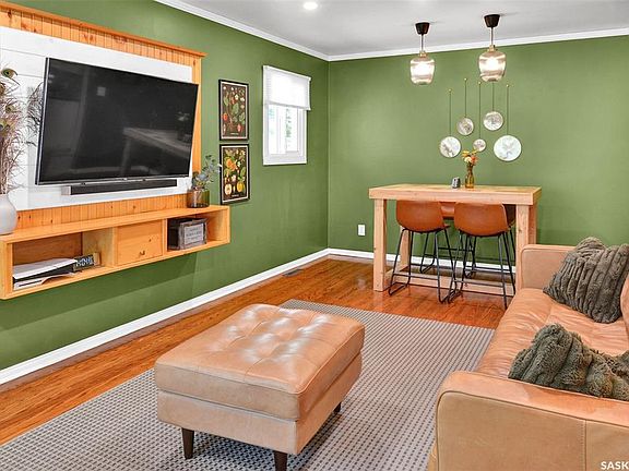 4th image of 816 4th STREET E