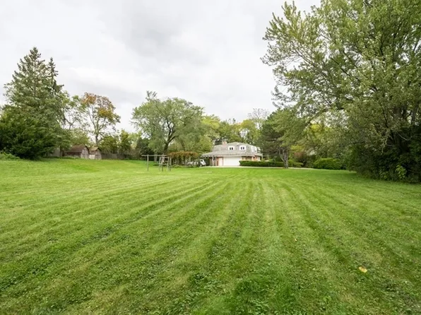 479 E Illinois Rd, Lake Forest, IL 60045