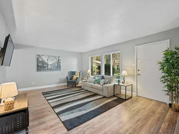 8852 La Riviera Dr Unit B, Sacramento, CA 95826
