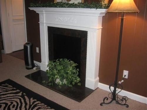 4th image of 415-421 Churchill Dr