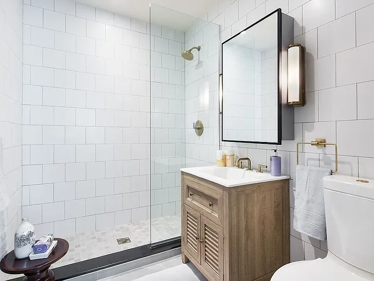 180 Franklin Ave #227 — Photo 11