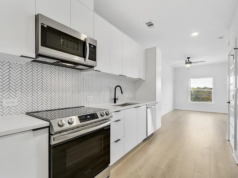 2500 Longview St #513 — Photo 7