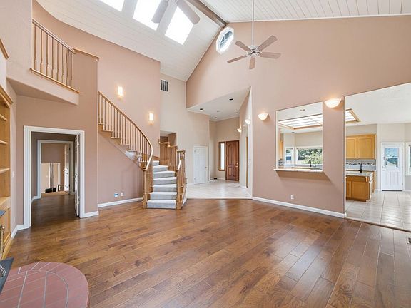 4th image of 630 Timberline