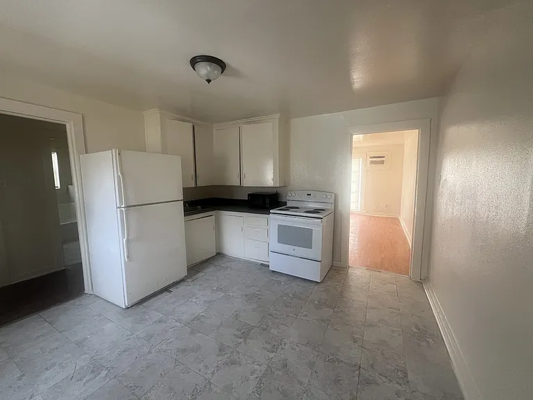 212 N Ross Ave — Photo 4