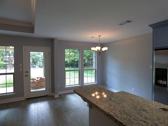 4th image of 2060 Corley Ave