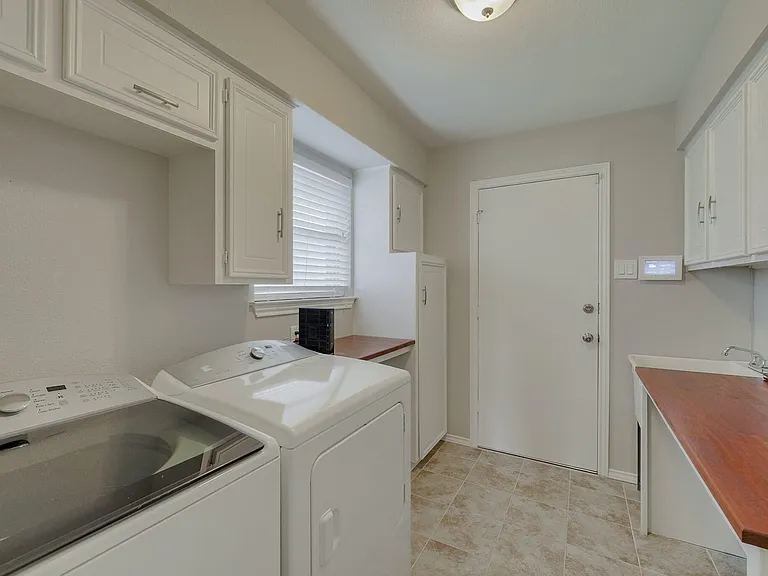 502 Stillmeadow Dr — Photo 32