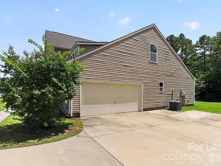 2038 Eddie Massey Ln — Photo 36