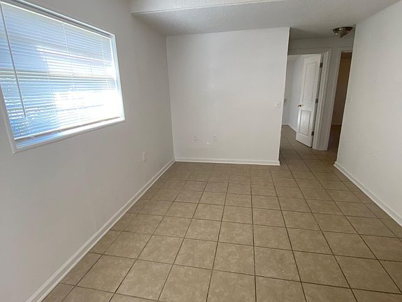 5th image of 607 New York Dr