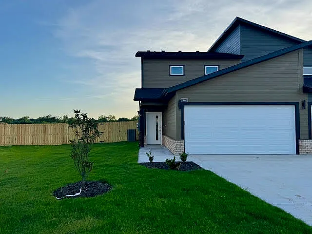 1906 SW Poigai Ct — Photo 18