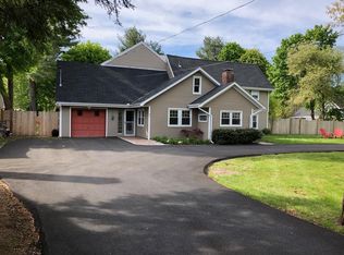 92 Hull St, Beverly, MA 01915