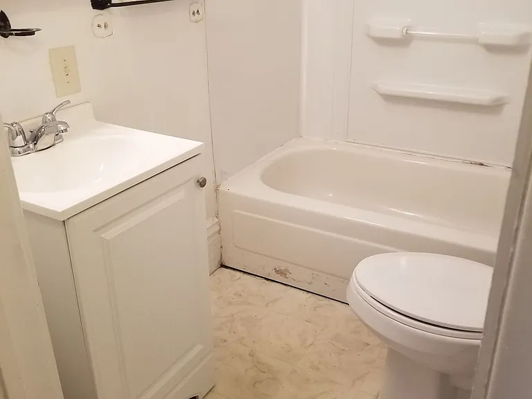 5813 Grand Ave — Photo 3