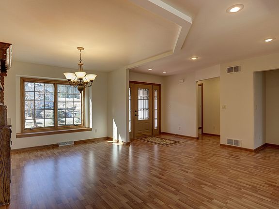 5th image of 3702 Hilltop Ave