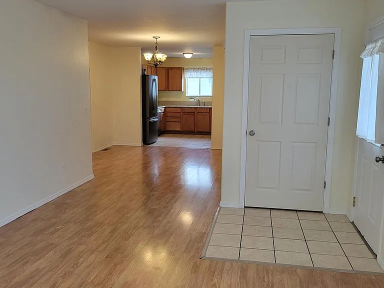 47 Rockefeller Dr — Photo 14