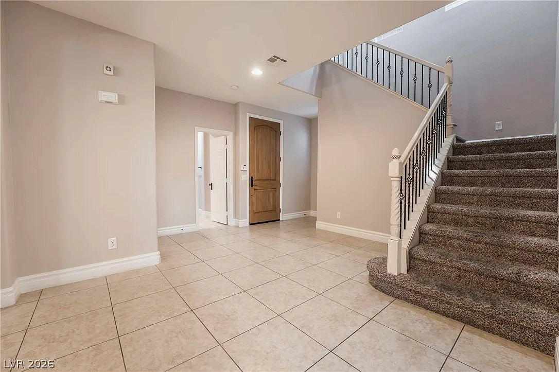3 bed, 2405 sqft, $2,750 — Photo 4