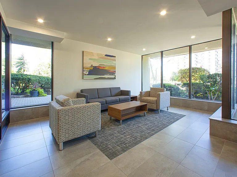 165 La Rose Ave — Photo 14