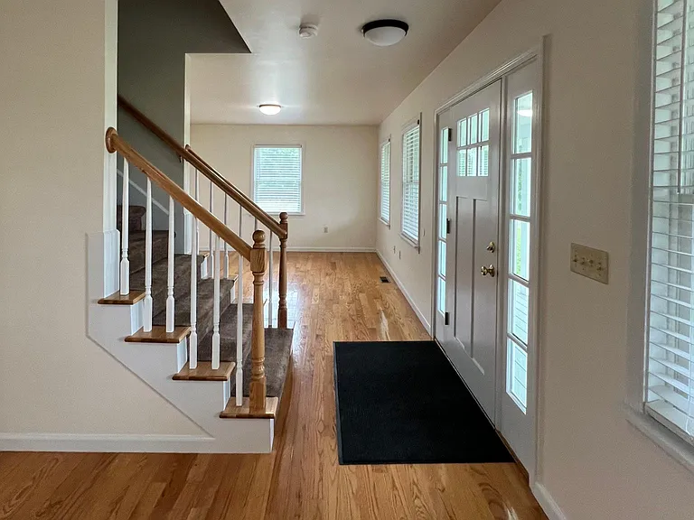 100 N Maple St — Photo 8