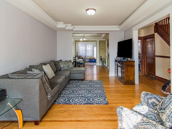 2nd image of 451 Lawton Ave