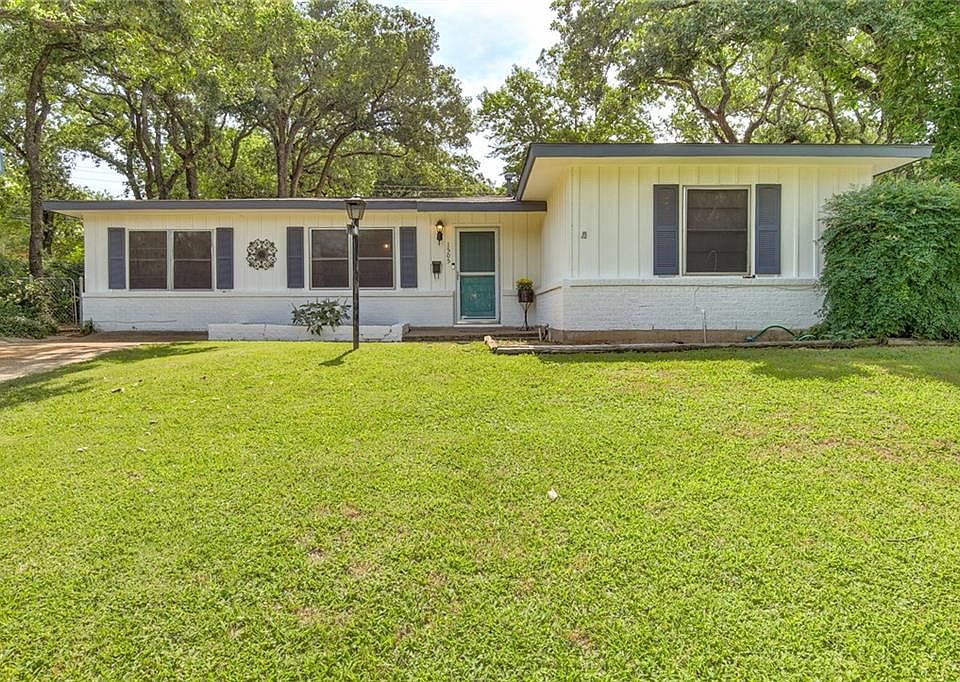 1st image of 1505 Ravenwood Dr