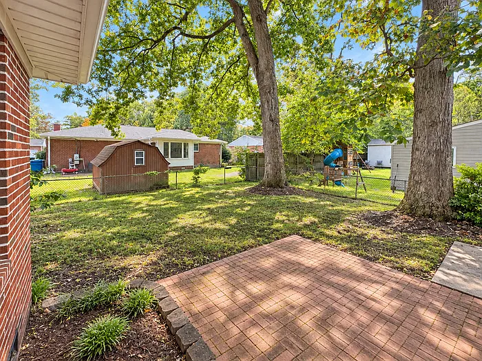 3 bed, 2.0 bath, 1607 sqft, $2,795 — Photo 4