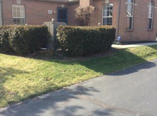 2475 Hooverside Ln, Grove City, OH