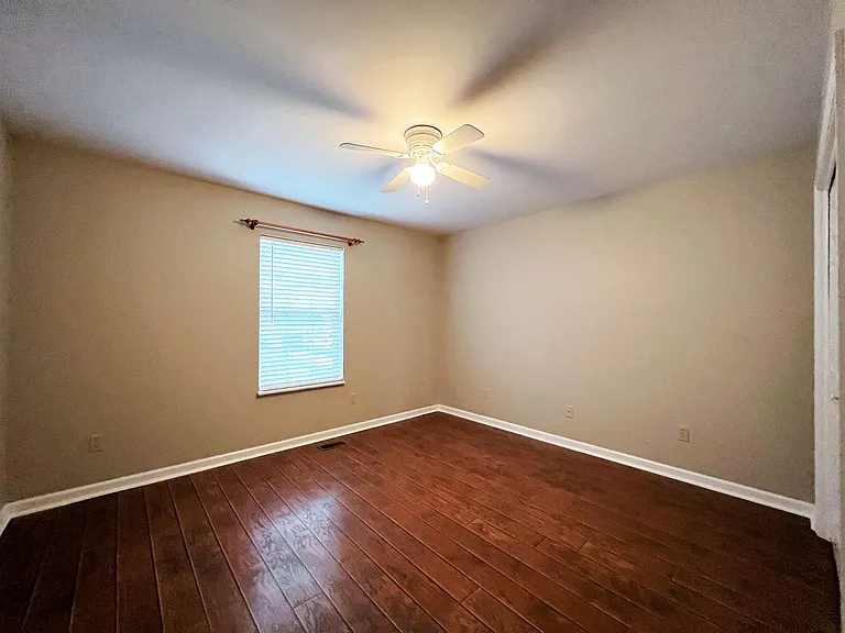 10025 Highgate Cir — Photo 13