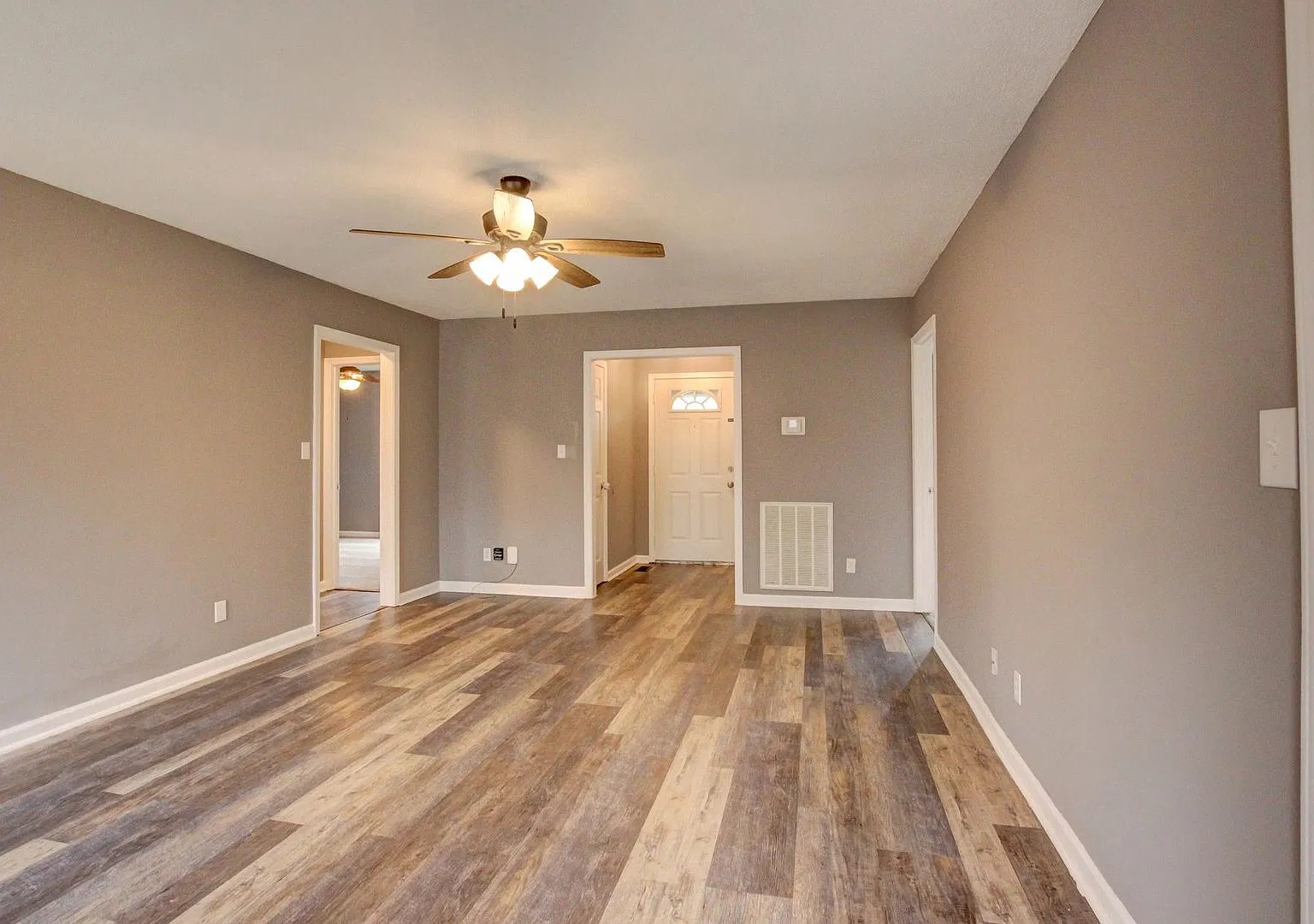 Charming Ranch Style Home On Over An Acre with Hardwood Flooring And Stainless Steel Appliances C... — Photo 3