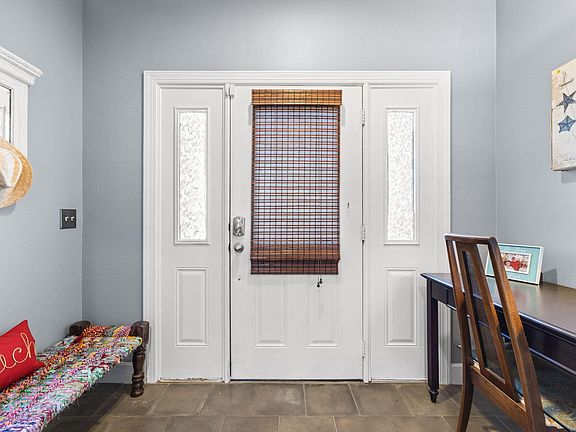 5th image of 72 Southhaven Cir