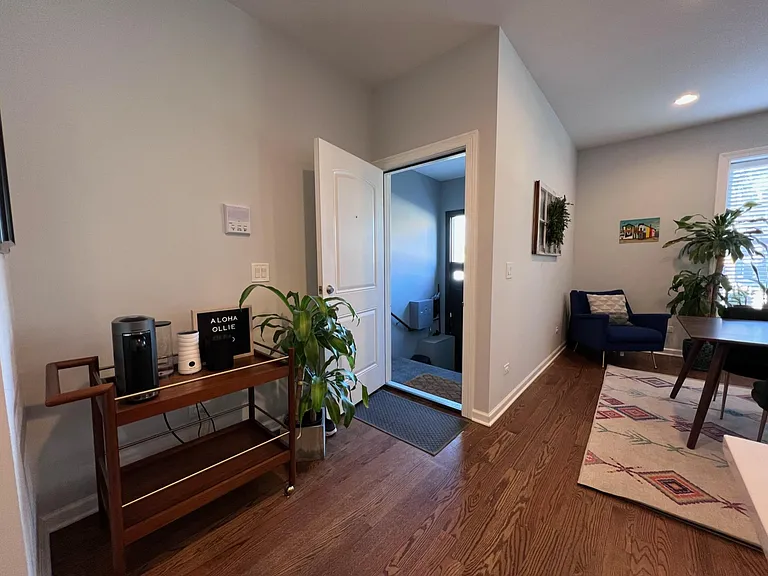 1441 W Grand Ave #1 — Photo 4