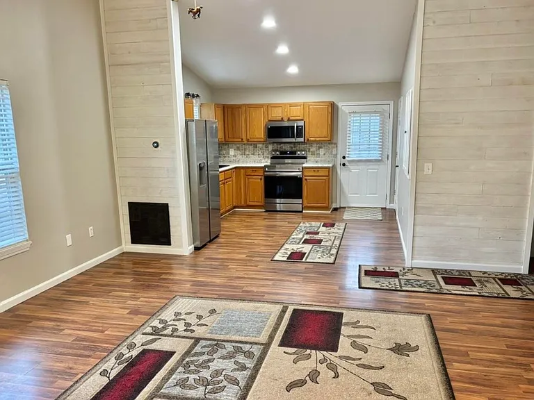 1023 Justus Dr — Photo 9
