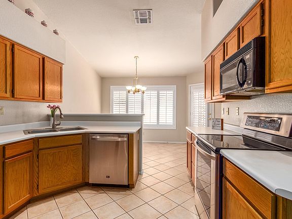 4th image of 3543 N 107th Dr