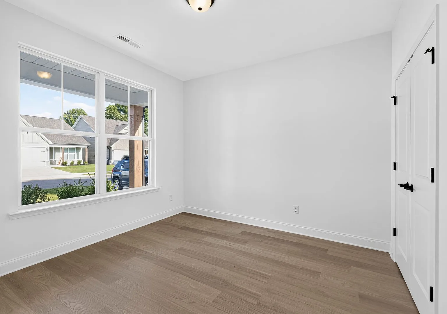 One Month Free Rent New Design 2-Bedroom Orchid At James Creek! — Photo 4