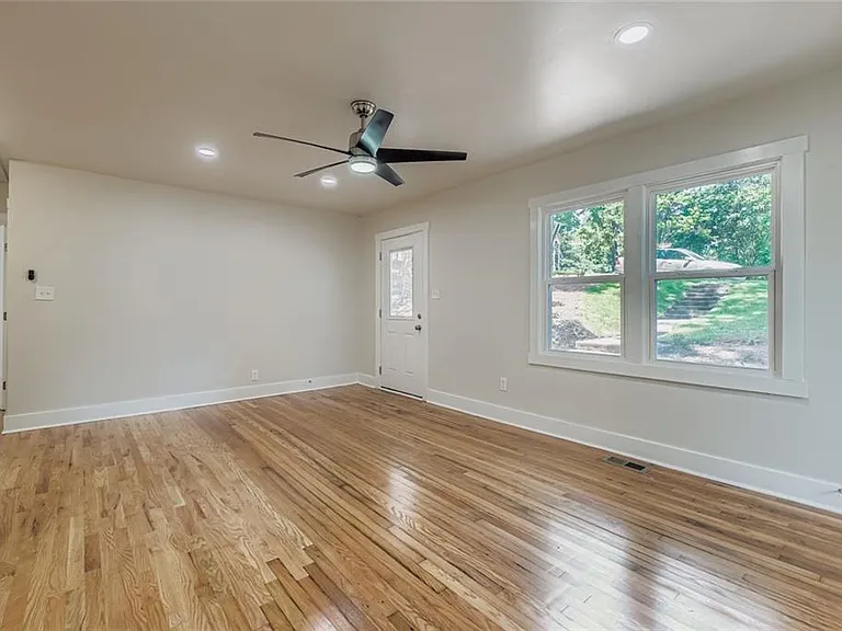 1191 Beechview Dr SE — Photo 8