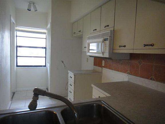 4th image of 245 Terrace Hill Blvd