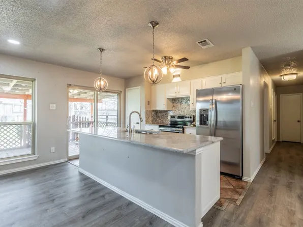 1103 Neptune Dr, Cedar Hill, TX 75104