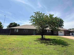 219 N 1st St, Tryon, OK 74875