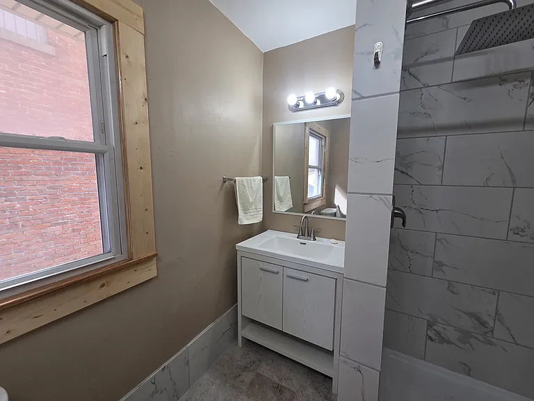 414 Perrin St #2 — Photo 11
