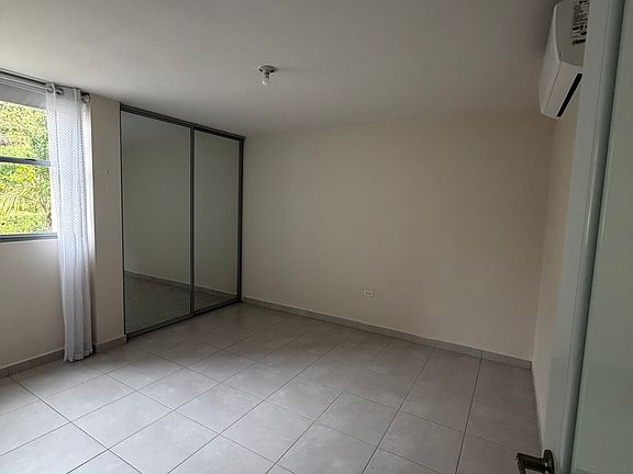 2nd image of 70 Condominio Alamanda Este #3116
